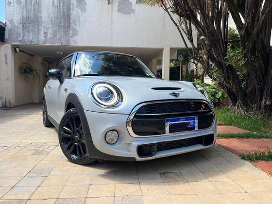 MINI COOPER 2.0 16V TWINPOWER GASOLINA JOHN COOPER WORKS 2P STEPTRONIC